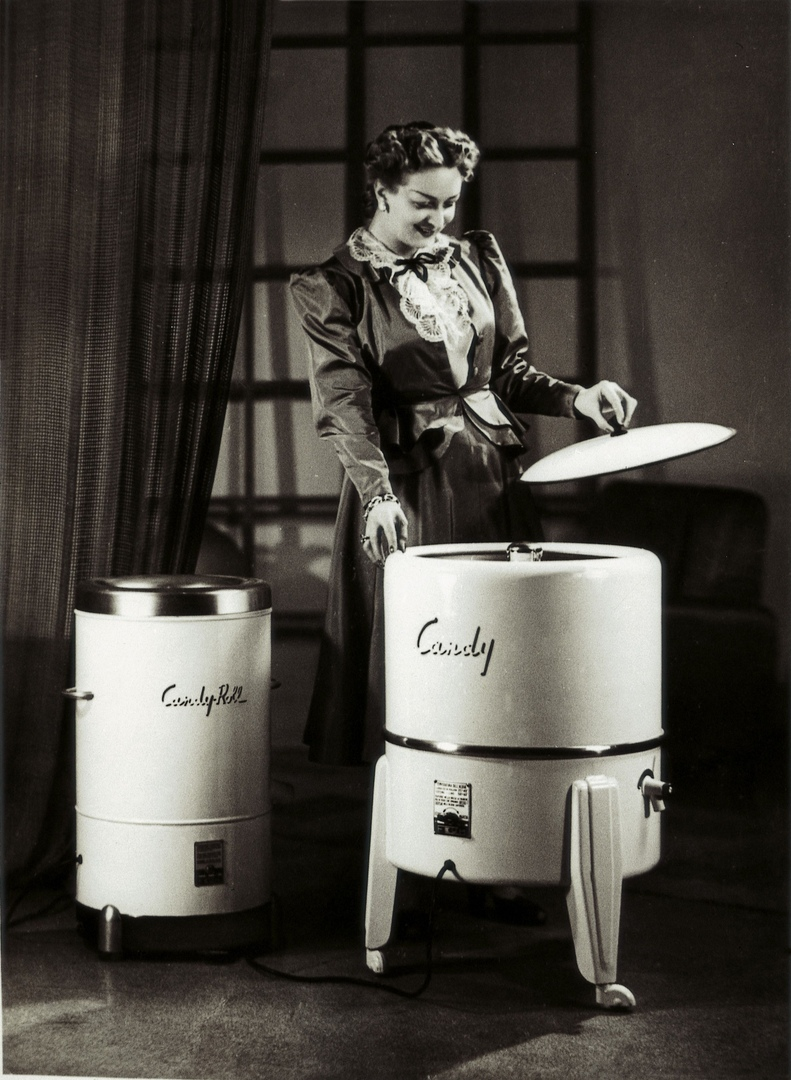 Канди год. Первая стиральная машина Канди первая. Первая сьиральная машина canbi. Первые Стиральные машины Candy. Итальянская стиральная машинка.