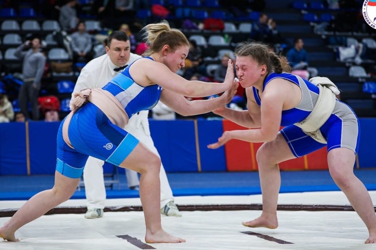 Алёна Петрова сумо