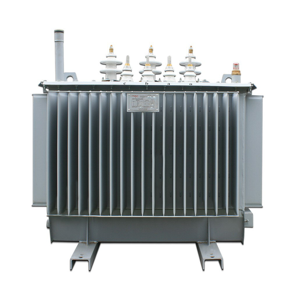 Вот современный герметезированный силовой трансформатор, вакуумированное масло с лучшими свойствами и герметизация увеличивает срок службы без капремонта до 25 лет... Никакой отравы, но он всё равно пожароопасен...