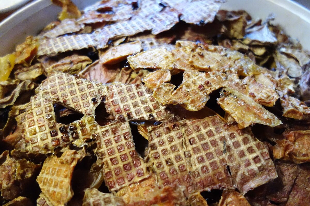 сушеное говяжье вымя. Собаки очень любят!