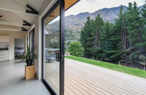 С террасы очень приятно наслаждаться красивыми видами