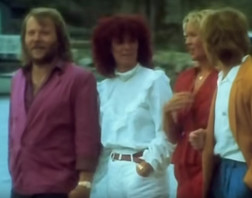 Abba клип the winner takes. Победители абба. Абба победитель получает все слушать. Победитель получает всё абба слушать. Группа абба с кудряшками.