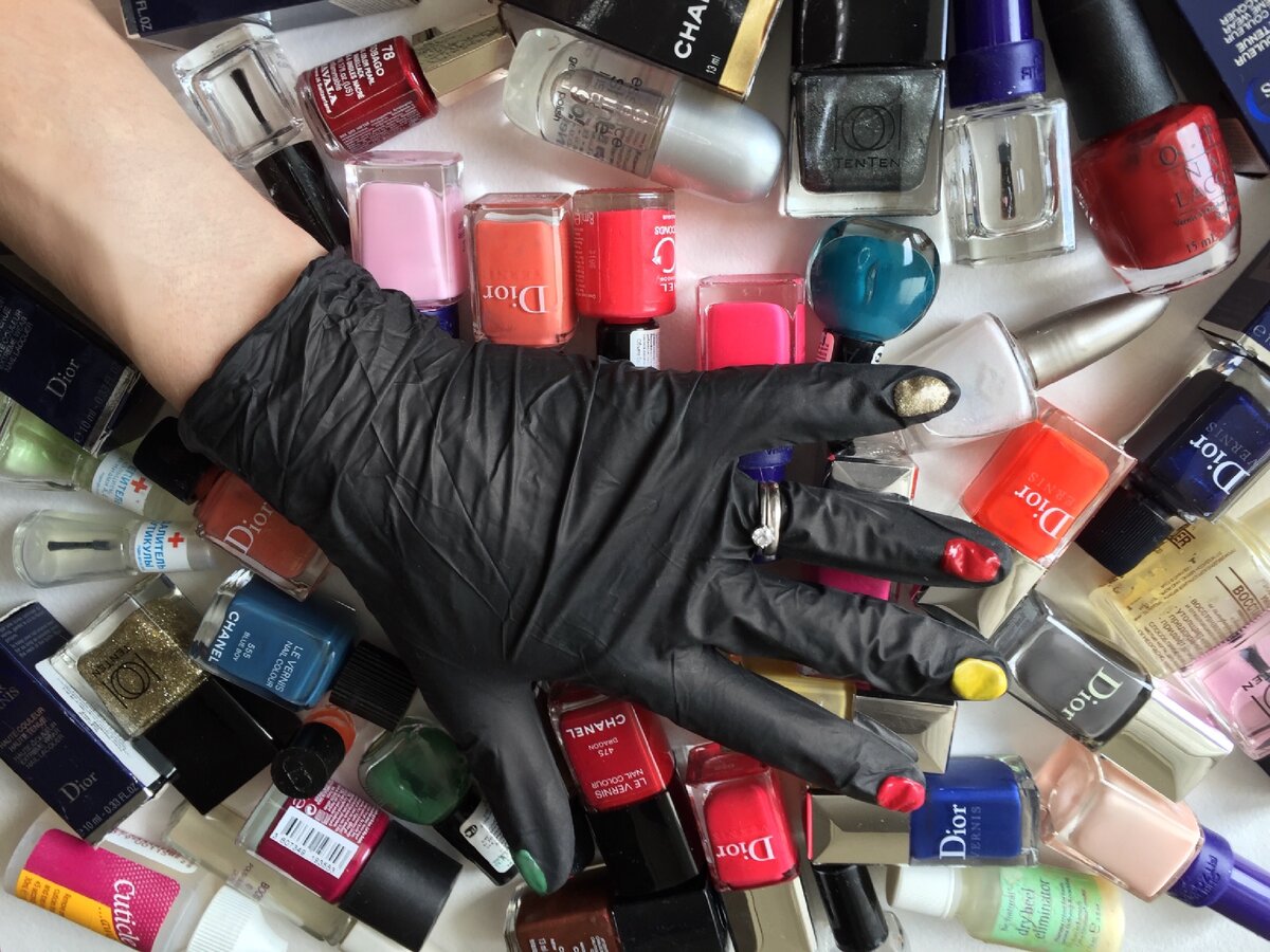 Карантин- не повод оставаться без маникюра. Его смело можно сделать самой! 