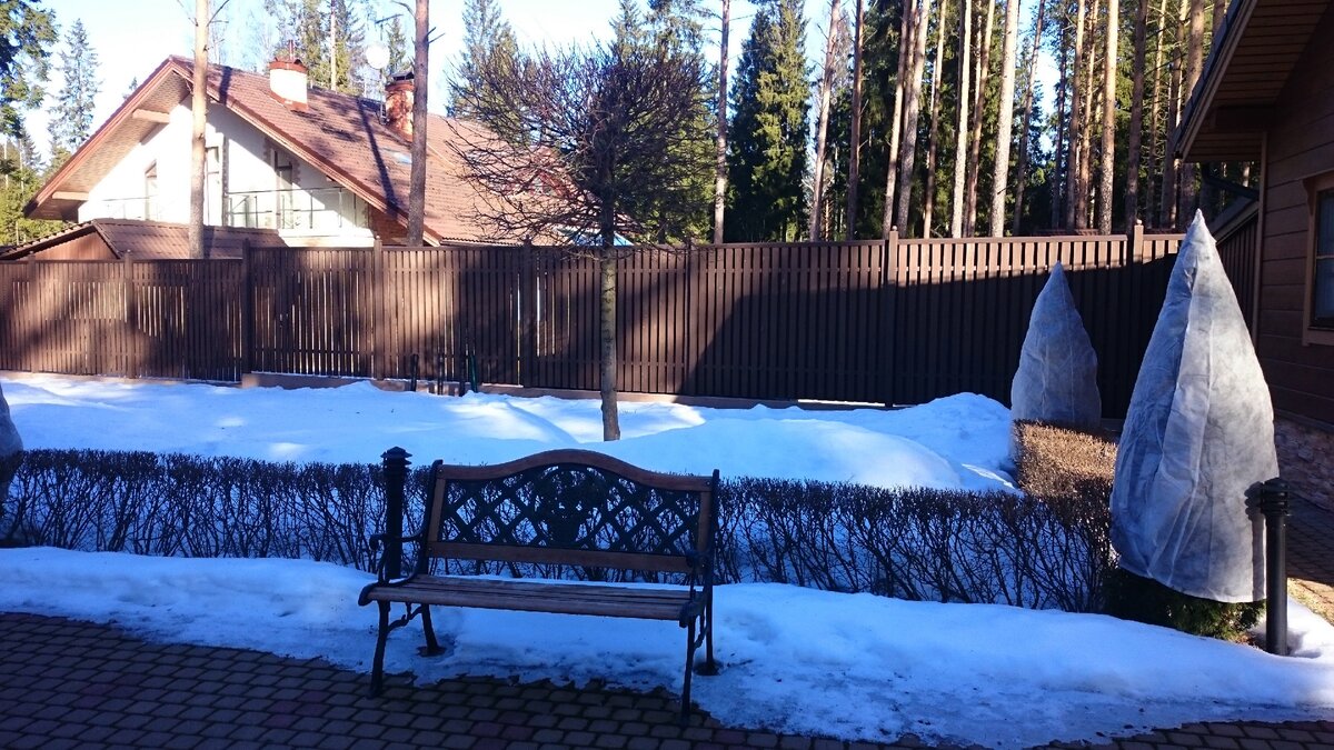 Пример вентилируемого забора.