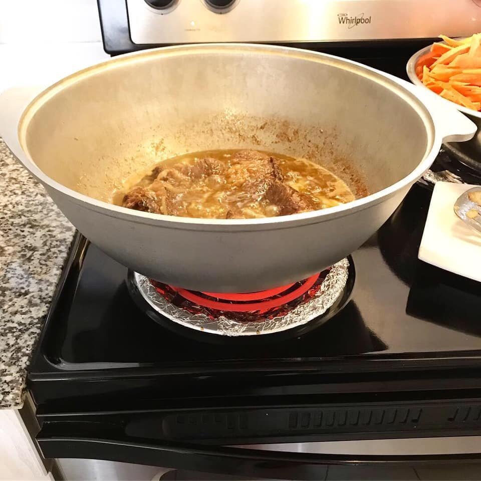 Лучше всего для приготовления плова использовать чугунный казан.