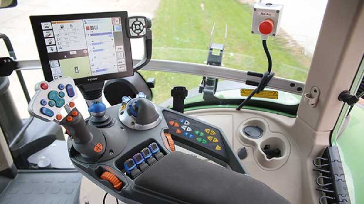 Фото: farmerguide.co.uk Система управления Fendt Variotronic