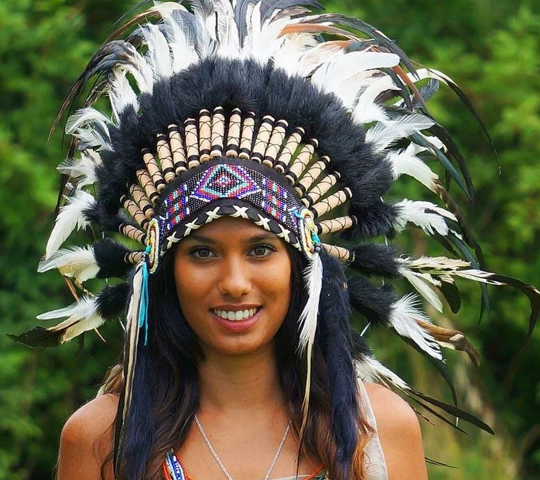 Креолы Мексики. Креолы Аляски. Красивые девушки индейцы. Головной убор индейской женщины.