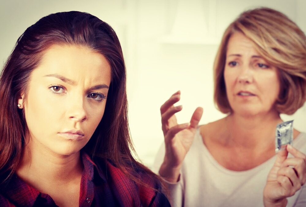 Сейчас я жалею, что не задавала вопросов об этом, но сейчас я знаю, что это было из-за общего недоверия в семье