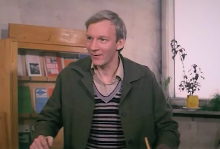 Кадр из фильма "Самая обаятельная и привлекательная" 1985 г