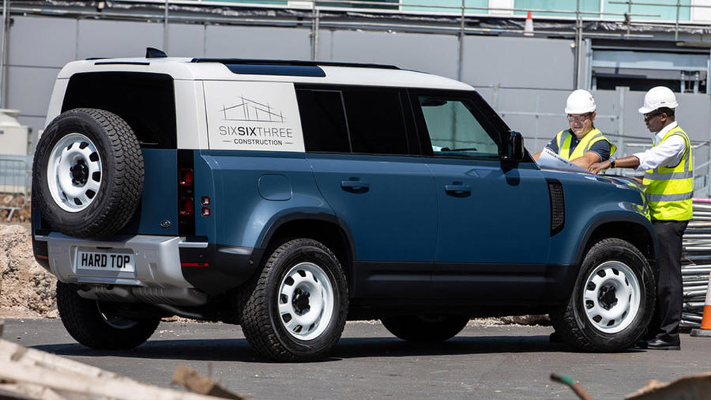Land Rover Defender со съемной крышей, фото: Autocar.co.uk