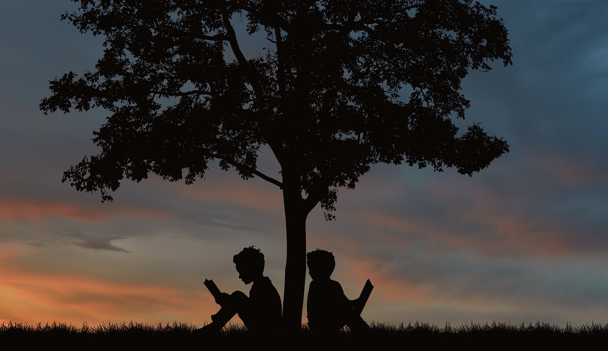 Картинка с сайта pixabay.com. Автор - AlemCoksa. Золотое детство...