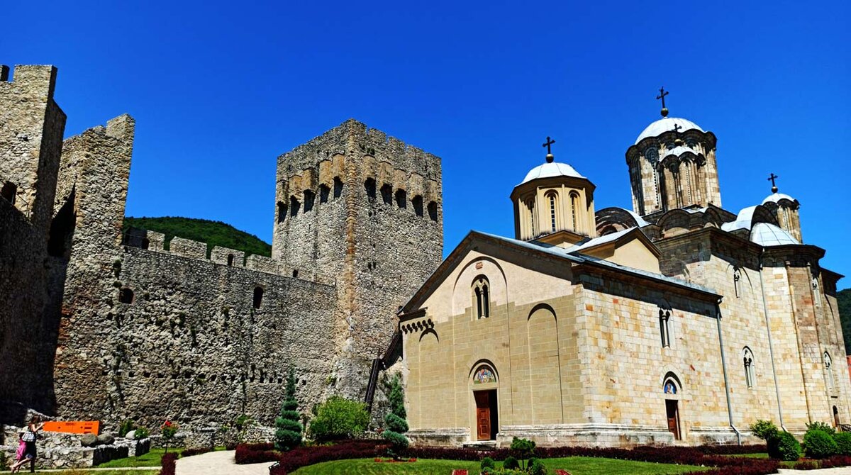 Монастырь Манасия (второе название монастыря - Ресава) расположен на холме у реки Ресава, в нескольких километрах от города Деспотовац и является одним из самых значительных памятников сербской...