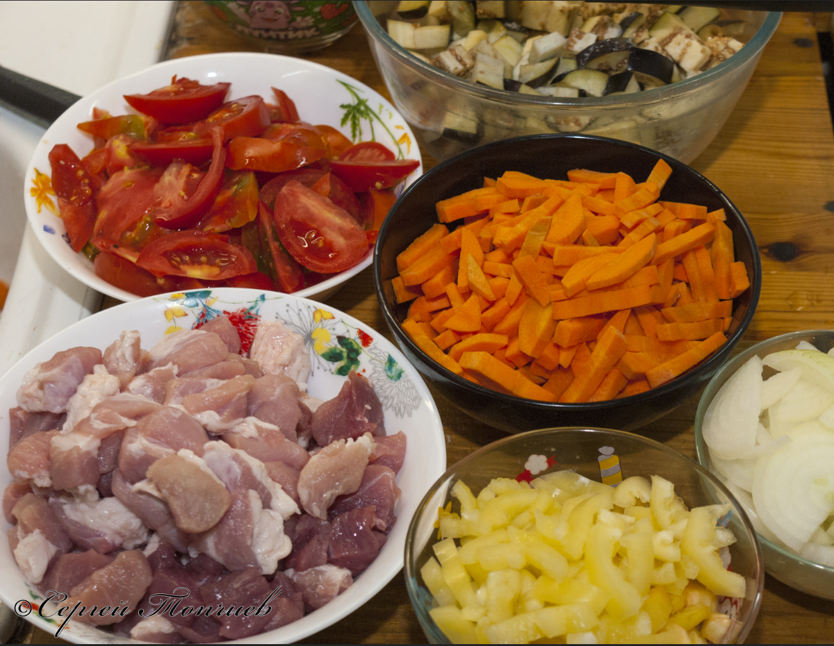 Порезали и заготовили овощи