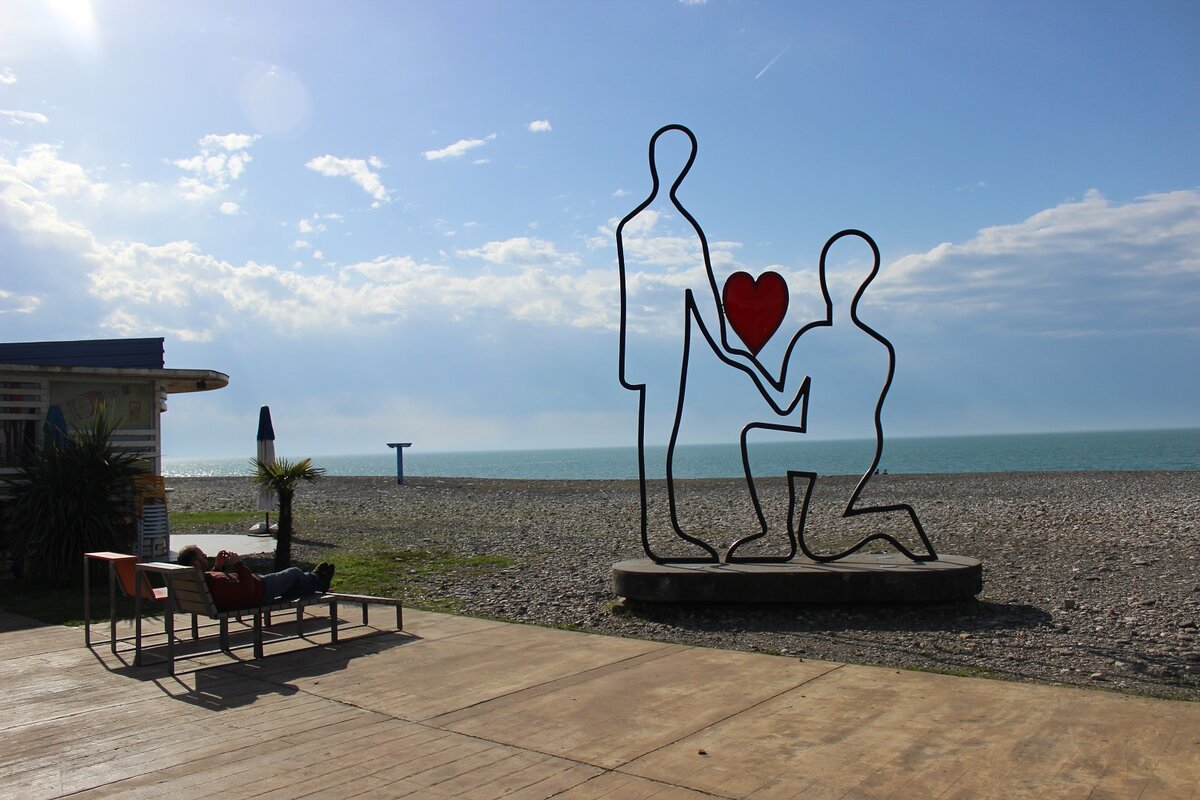 Большинство грузинских пляжей - галечные