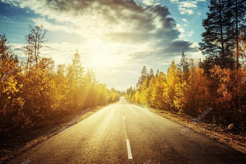 
Раннее утро
Юрий Александрович Налимов
Раннее утро, небо алеет,
Воздух студёный чуть-чуть,
Облако в небушке алом  белеет.
Я тороплюсь в дальний путь.

Ждёт меня рейс по дорогам Сибри,
Где так милы небеса.
Красок тайги необъятные  шири,
Рек полноводных краса.

Среди полей, на сибирских просторах,
Колос где жизнью налит.
А по утрам, на крутых косогорах,
Воздух хрустальный звенит.

Там, где туманы сплошною стеною,
Ночью повсюду стоят.
А в небесах над моей головою,
Яркие звёзды горят.

Там, где живу, где поднялся на ноги,
Где появился на свет.
Там, где сегодня встав у дороги,
Втречу чудесный рассвет.