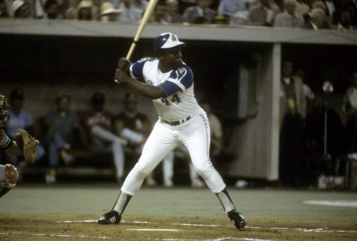 Атланта Брейвз: Хэнк Аарон, из 2 из 30

Focus on Sport / Getty Images

У "Брейвз" была своя изрядная доля Зала славы, но ни один из них не может сравниться с тем, что Аарон сделал для франшизы. Второй за все время хоум-ранов, Аарон сыграл 21 сезон за франшизу Braves между Милуоки и Атлантой. Он сделал 20 выступлений всех звезд и попал в 733 хоум-рана с франшизой. (Он добавил еще 22 Гомера с пивоварами в свои последние два игровых сезона.)