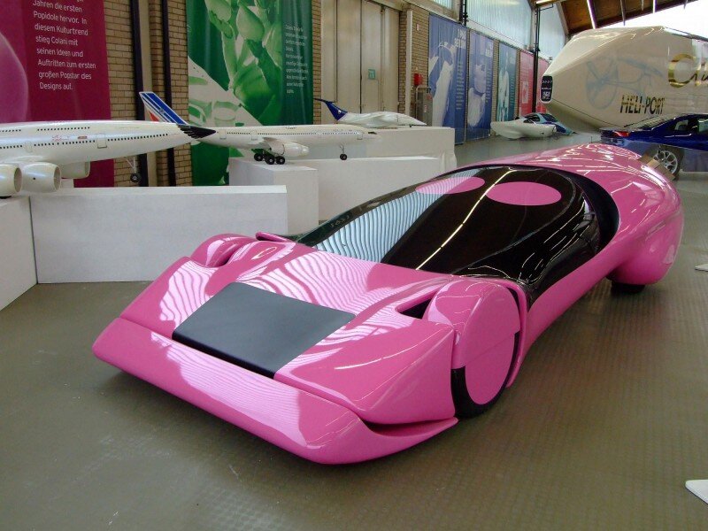 Первый в нашем списке: Mecredes-Benz C 111. Коэффициент лобового сопротивления у этого красавца всего 0,2.