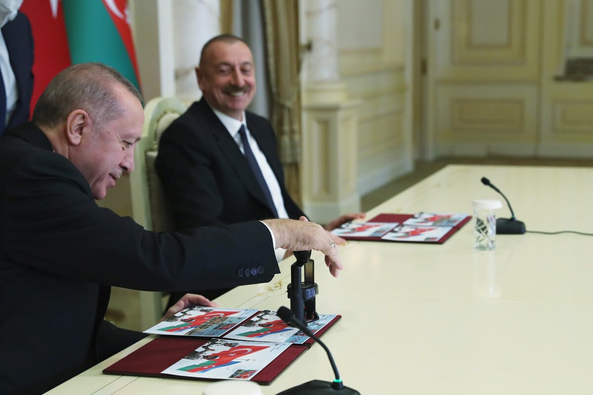 и они смеялись... (Агентство Анадолу)