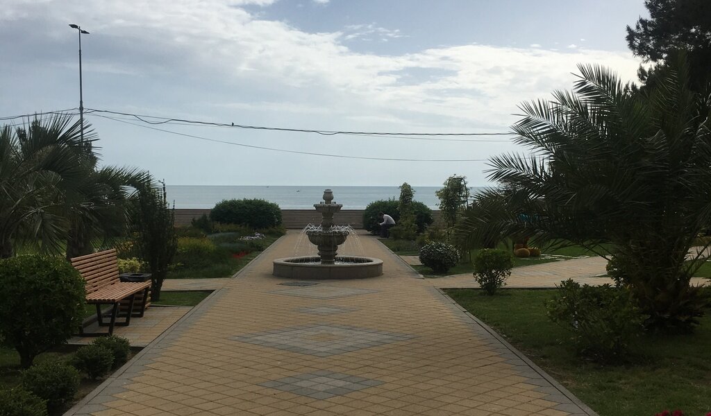 Территория вышеупомянутого отеля.