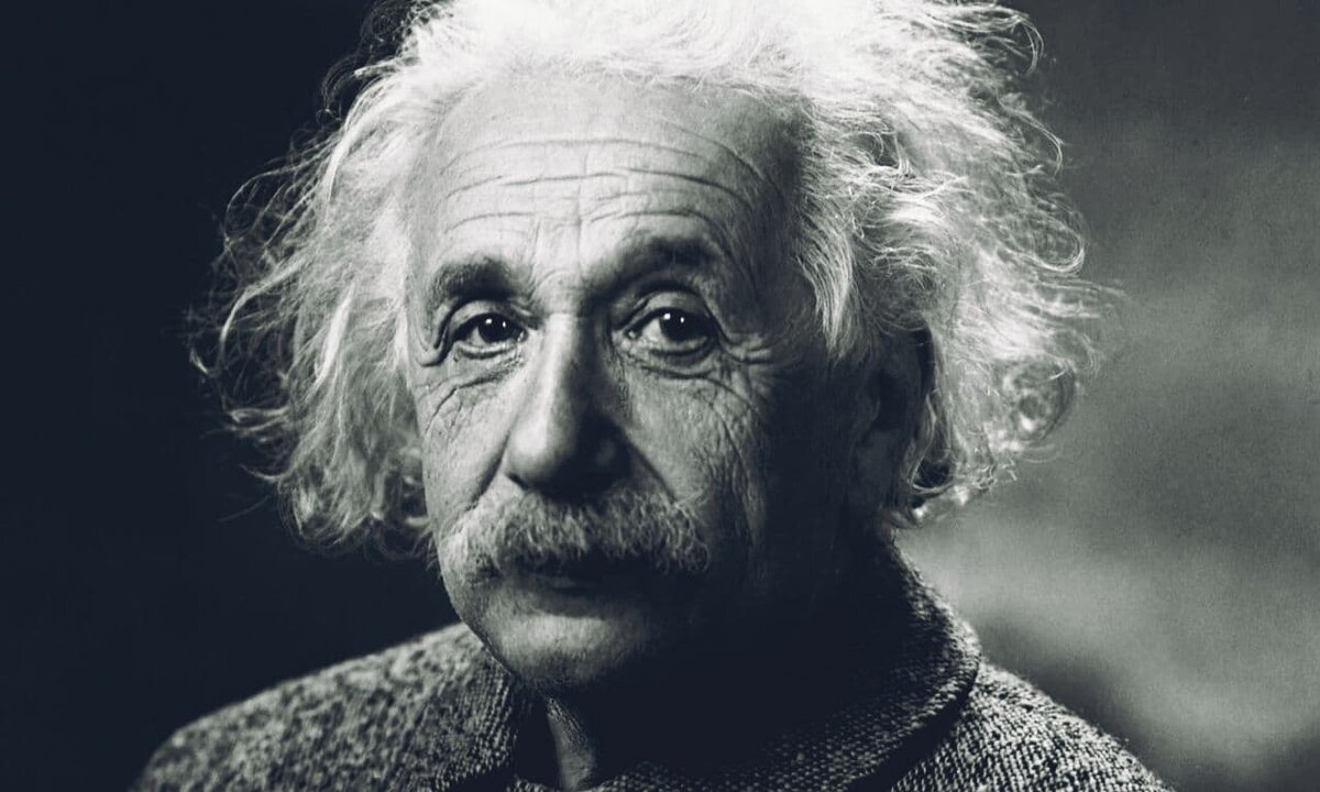 Альбе́рт Эйнште́йн — физик-теоретик, один из основателей современной теоретической физики, лауреат Нобелевской премии по физике 1921 года, общественный деятель-гуманист.(1879-1955 гг.)