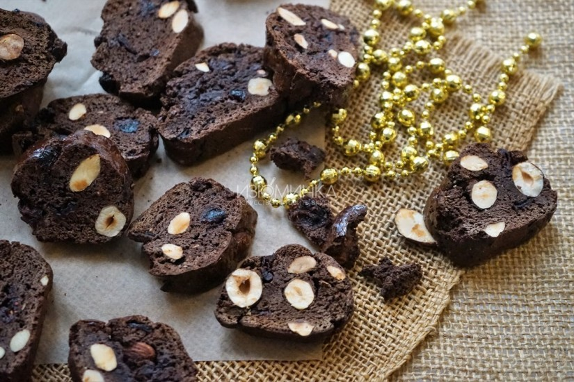 Candied and Raisins Biscotti