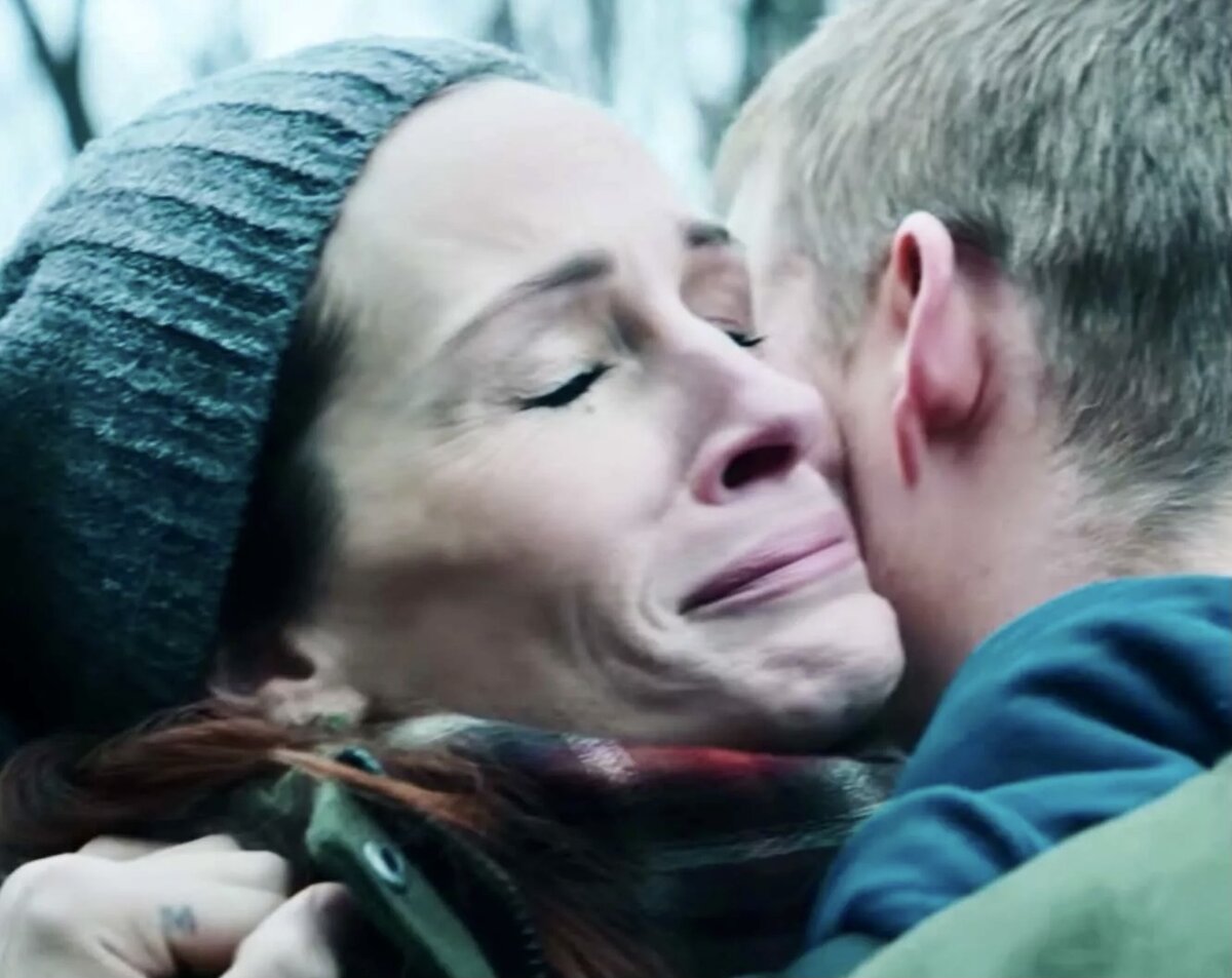 Драма. США. Режиссёр: Питер Ходжес. В главных ролях: Джулия Робертс и Лукас Ходжес.