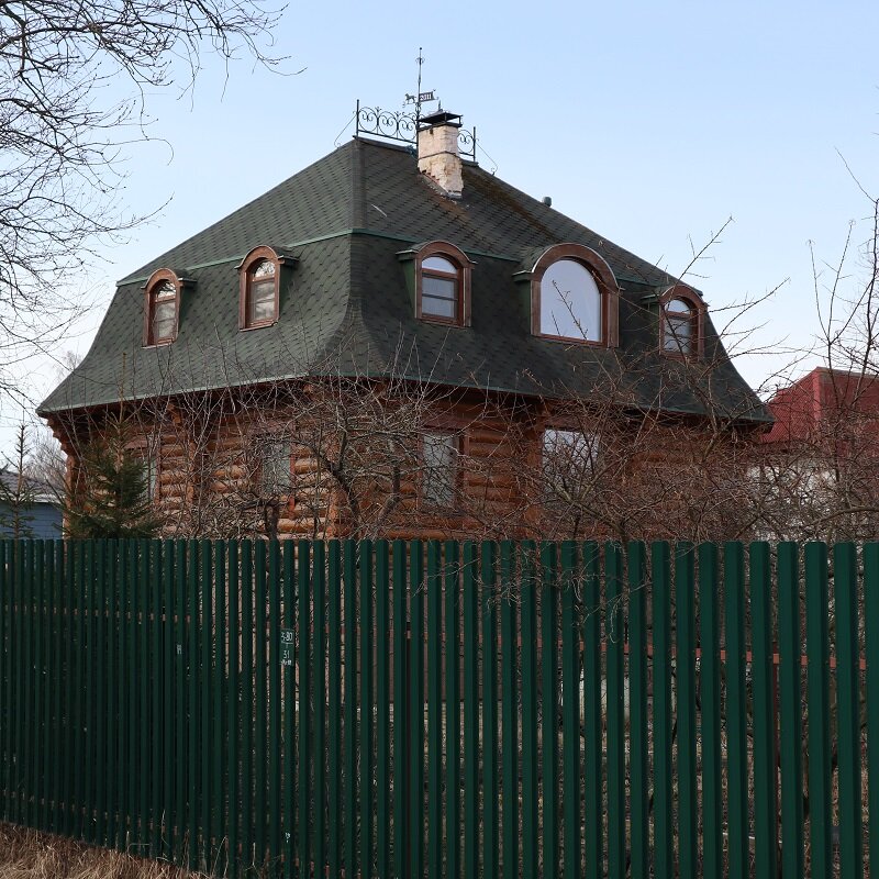 Бревенчатый дом