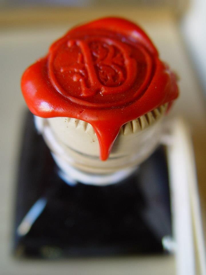 Печать используемая на уксусах старше 50 лет. 