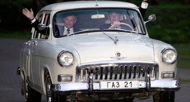 Глава Российской Федерации имеет в автопарке два легендарных автомобиля марки ГАЗ-М21 "Волга"