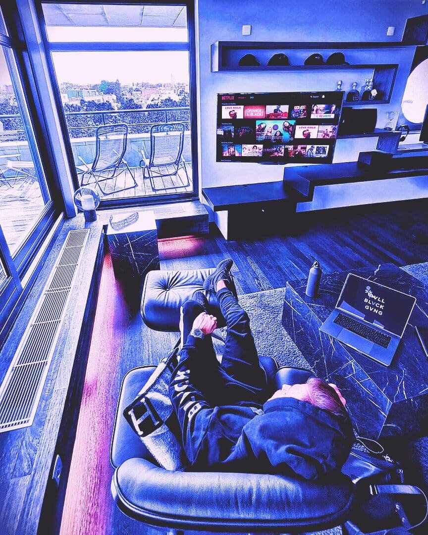 Парень отдыхает