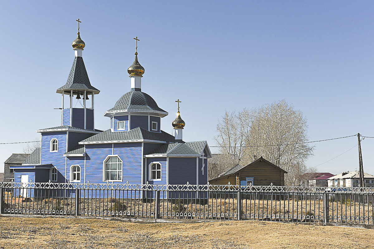 Село Шаралдай Мухоршибирского района. В центре села церковь Петра и Павла, которая относится к древлеправославной