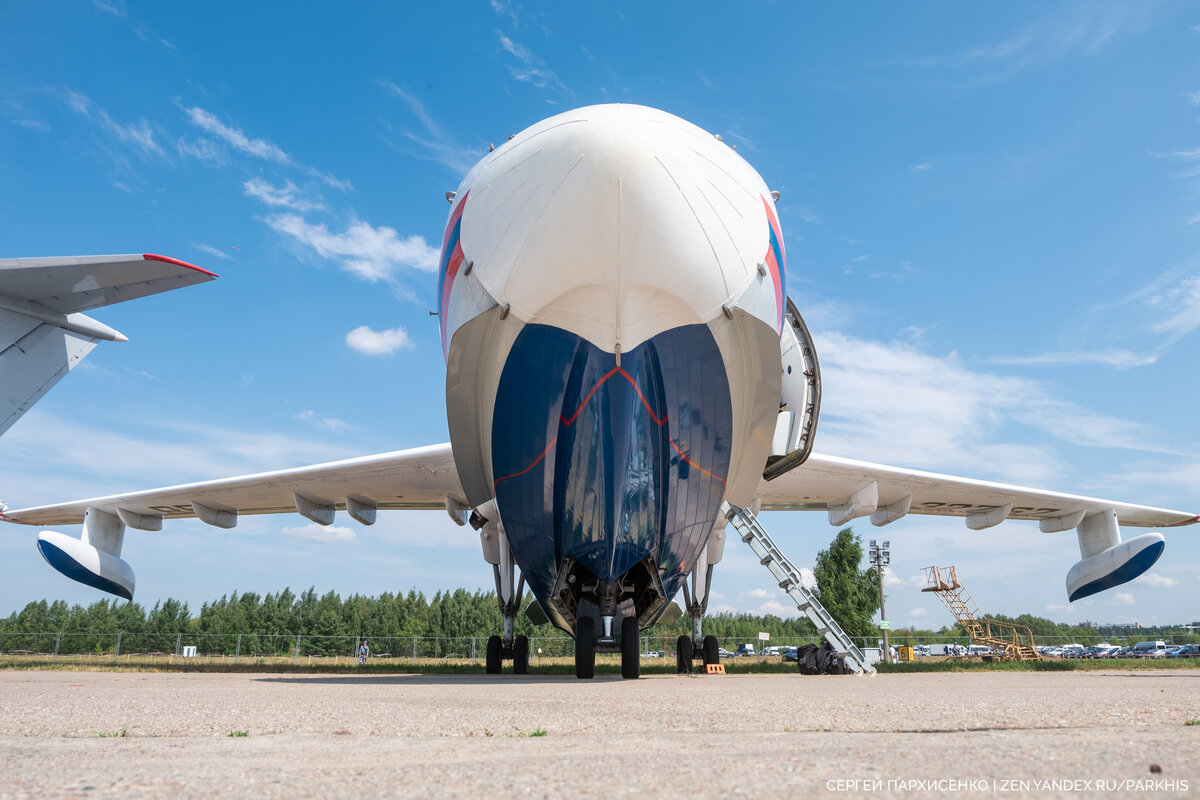 Бе-200ЧС: от кабины пилотов до туалета | PARKHIS - Авиация/ Самолёты/  Техника/ Путешествия | Дзен