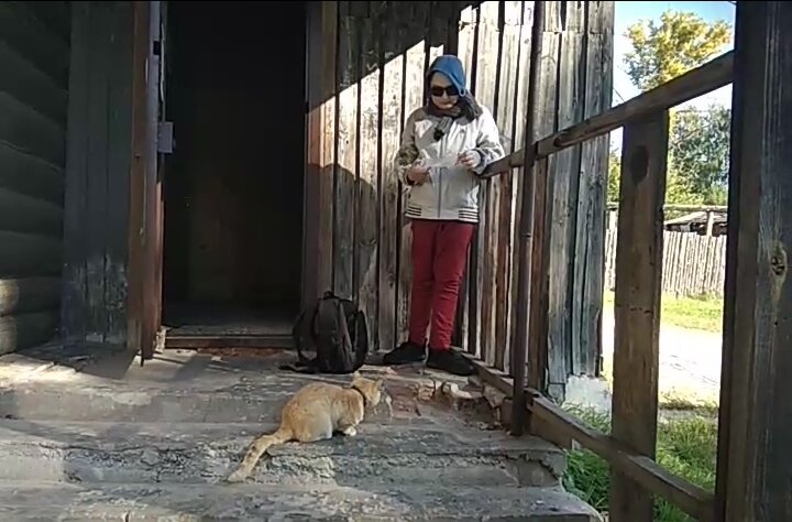Кадры из видео.