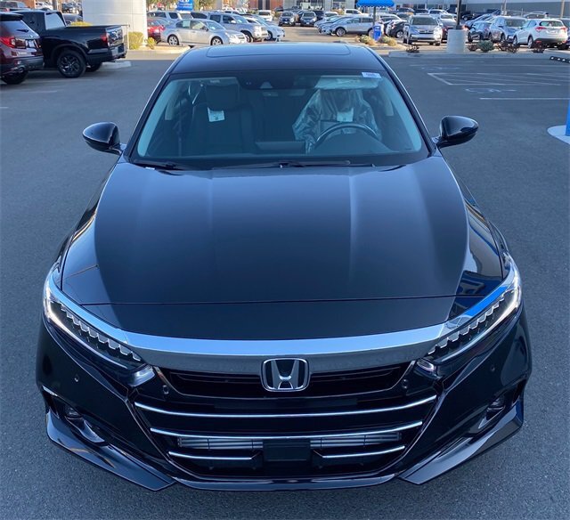 Красавец Accord. Очень жаль, что у нас он официально не представлен. 