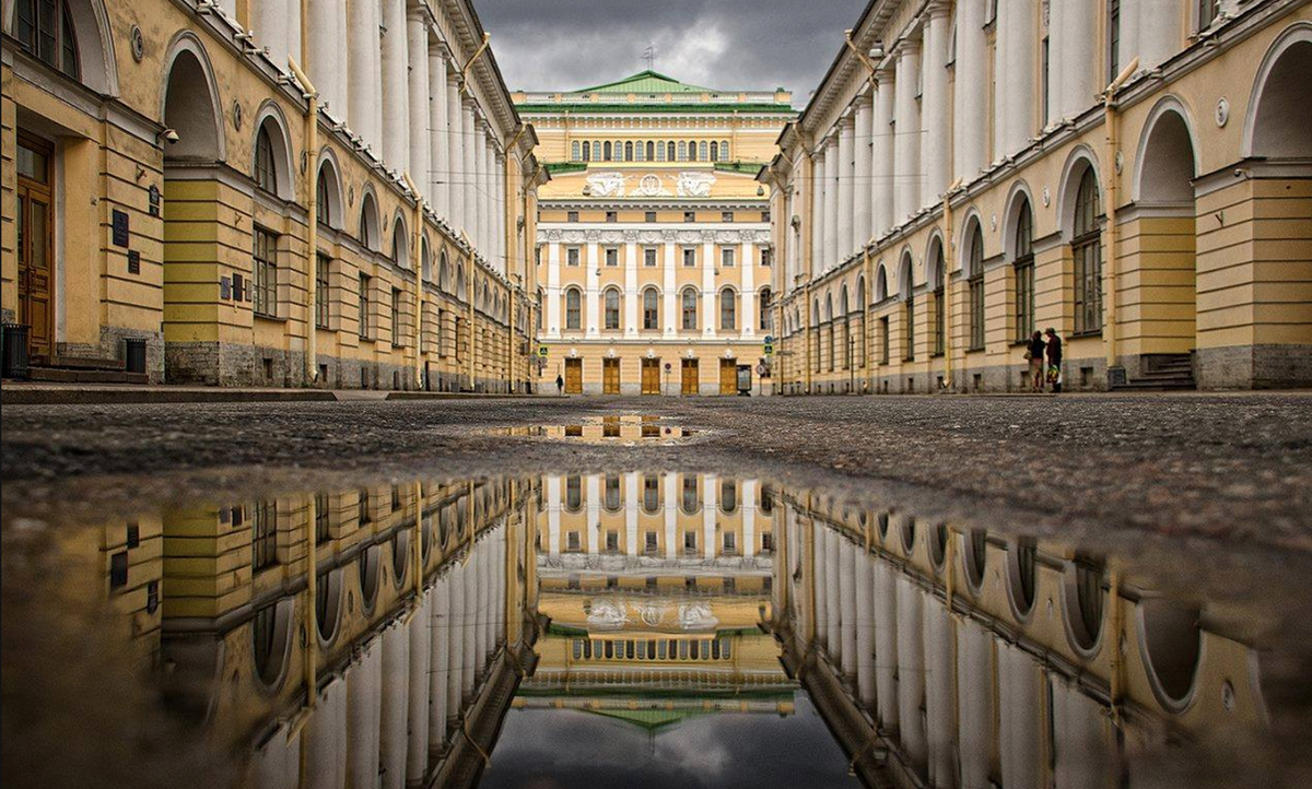 Фотки академии. Улица зодчего Росси Санкт-Петербург. Александринский театр и улица зодчего Росси. Улица зодчего Росси Санкт-Петербург архитектура. Академия русского балета имени а. я. Вагановой.