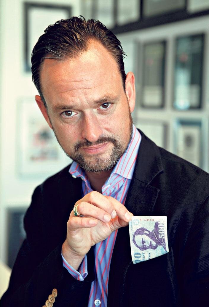 Автор книги, аристократ, журналист и ценитель стильной бедности