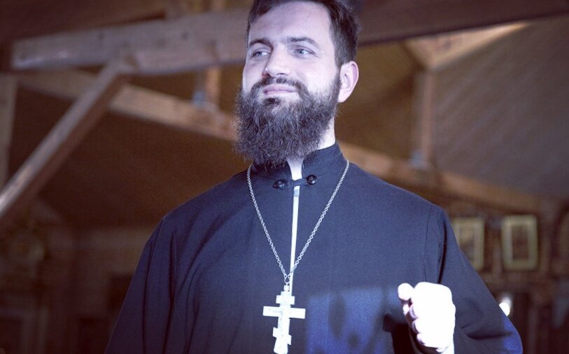 Стахий Колотвин — иерей, настоятель церкви Воздвижения Креста Господня в Митино, участник различных телепроектов на каналах «Спас» и «Союз».