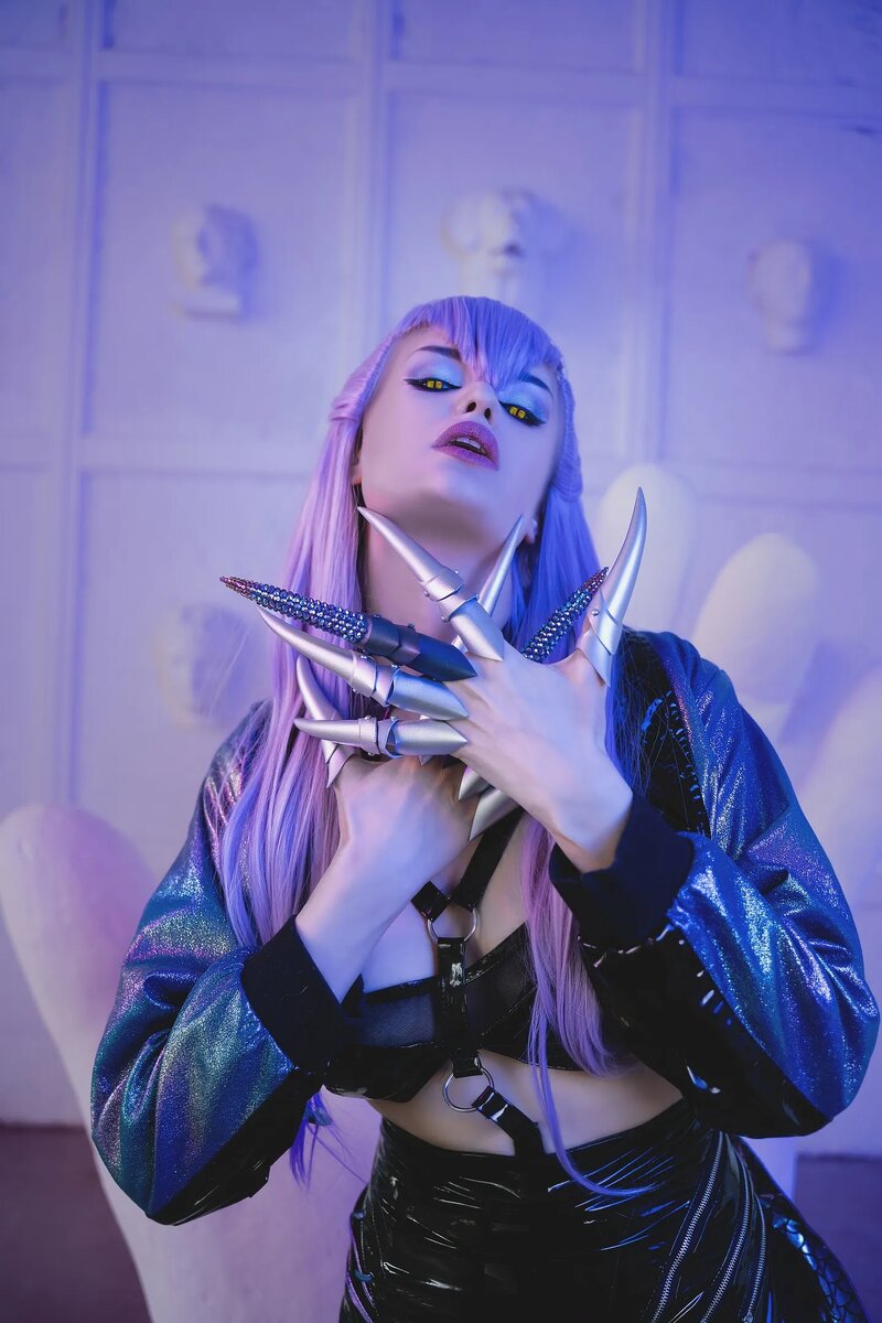 Искусительный косплей на Эвелинн из League of Legends. Косплеер: Мария Вайсборд. Фотограф: Эрих Лигейн. Источник: vk.com/neogeishacosplay   📷