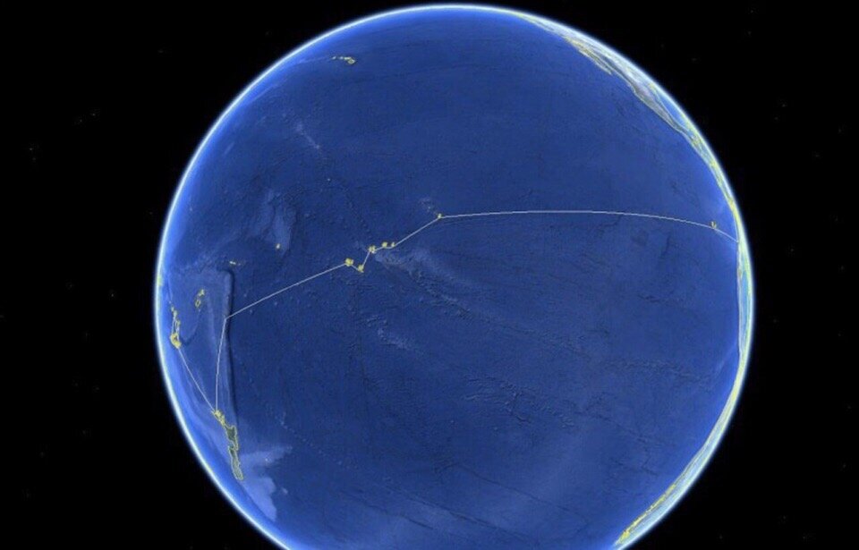 Земля с необычного ракурса. Тихий океан занимает почти всю видимую площадь.
