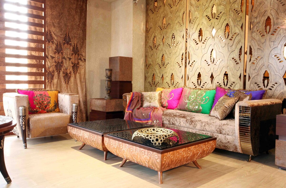 Индийский стиль в интерьере гостиной комнаты