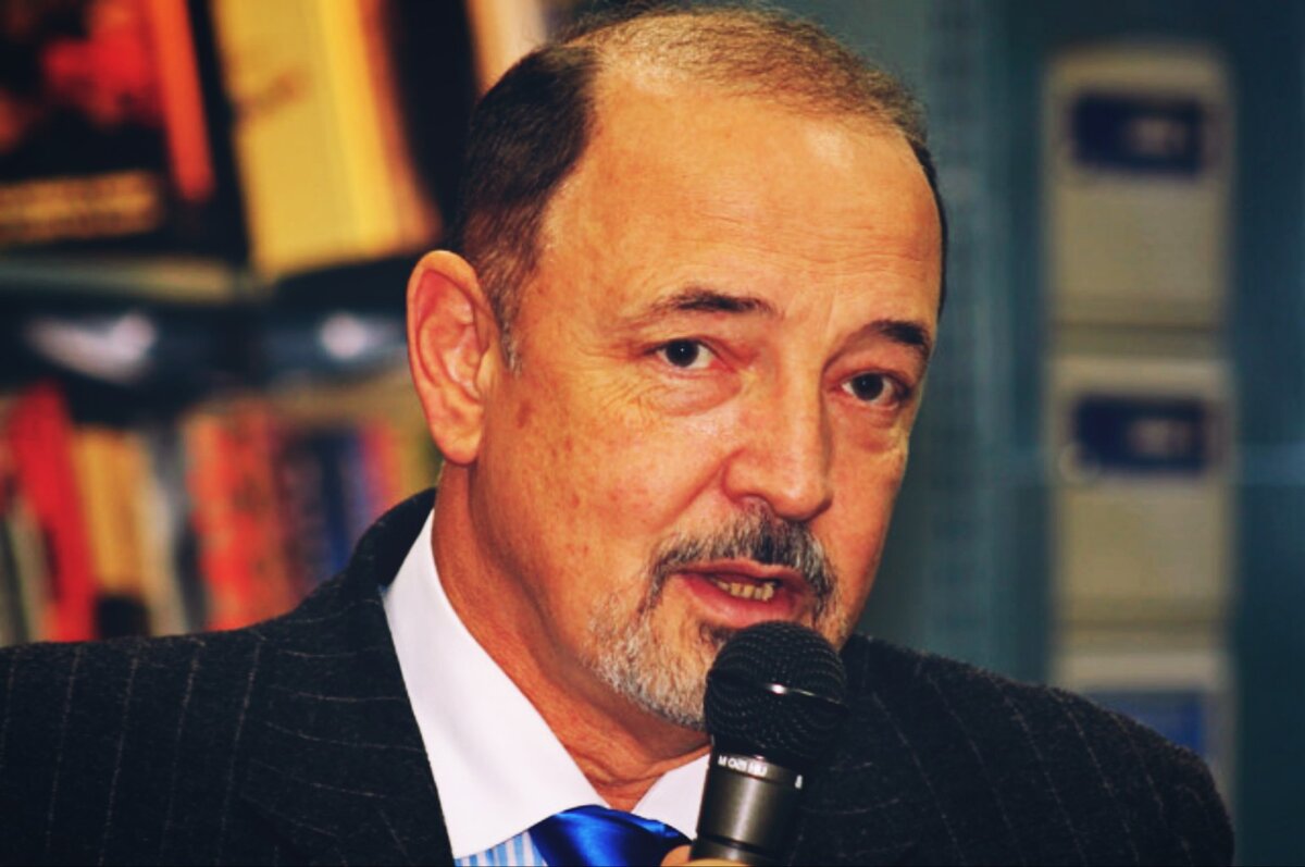 Артем Тарасов 