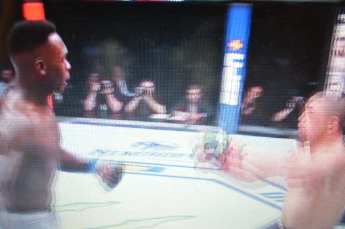 Падающий Уитакер.