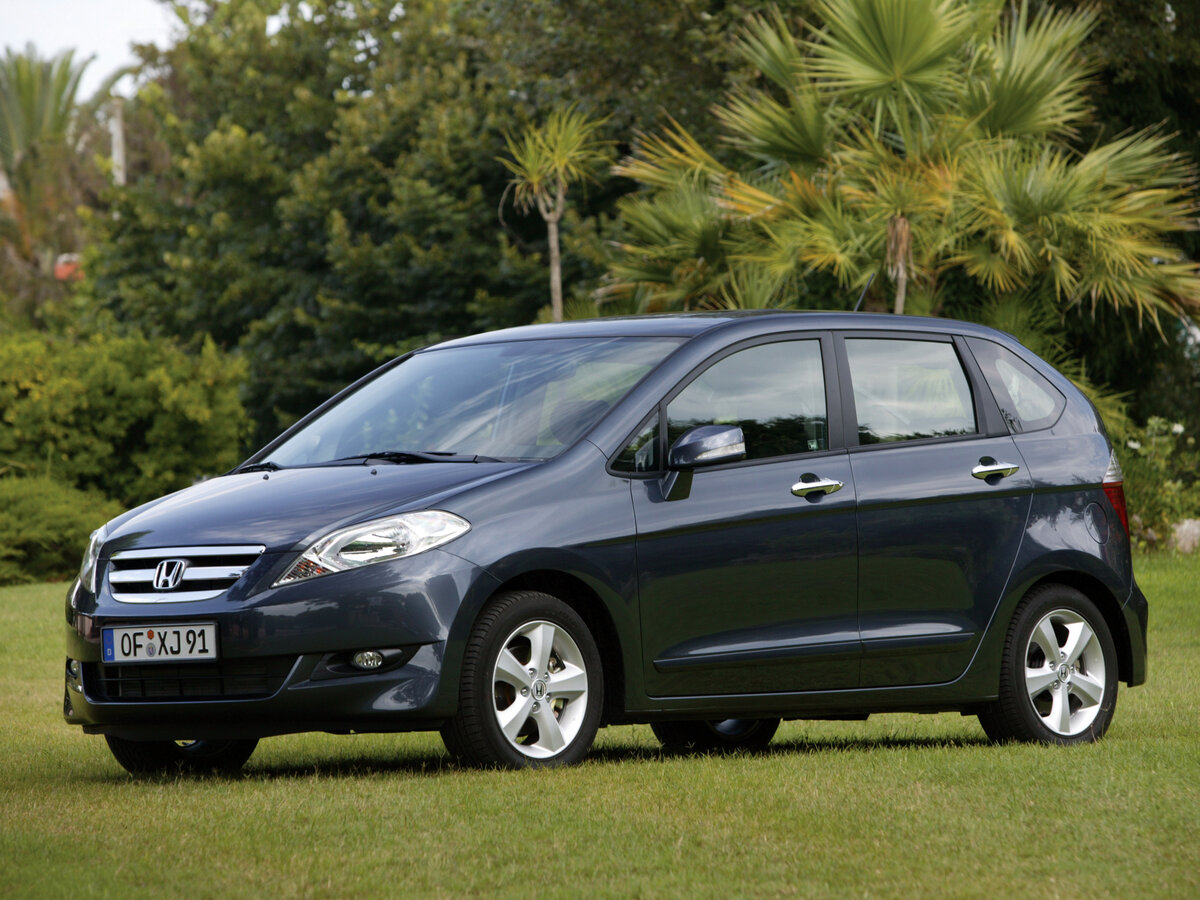 Honda FR-V. Фотография взята с сервиса Яндекс Картинки.