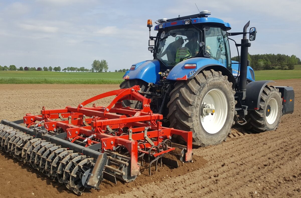 Вспашка даёт возможность поддерживать мелко комковатое сложение пахотного слоя.