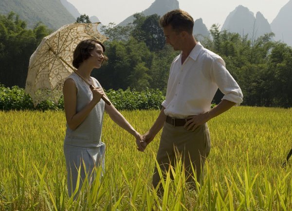 Кадр из фильма ,,Разрисованная вуаль,,