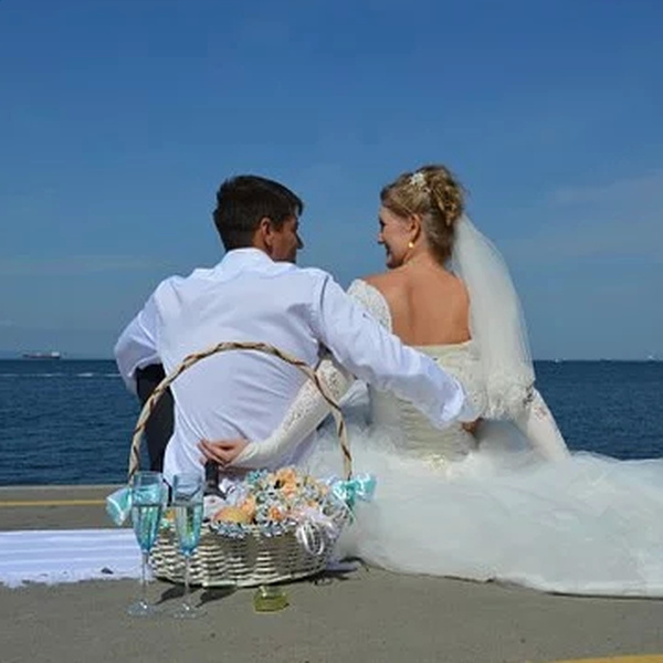 https://cdn.pixabay.com/photo/2015/09/22/12/19/love-951490__340.jpg