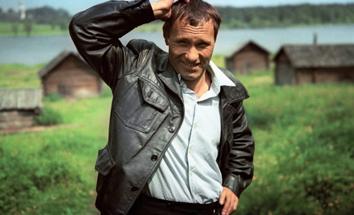 Кадр из фильма "Калина красная".