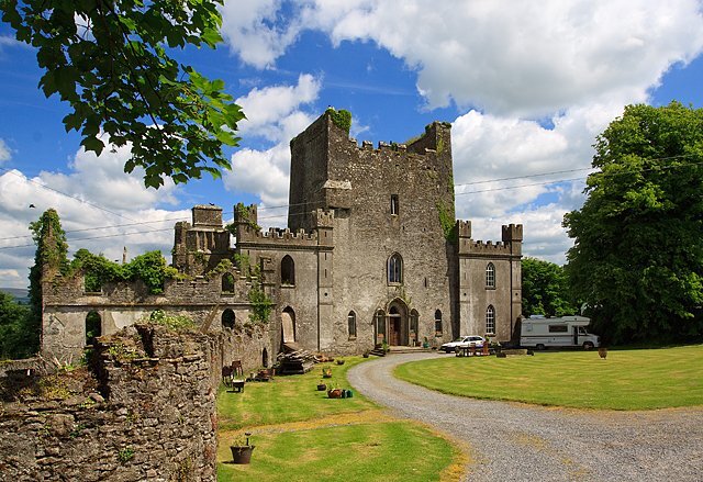 Ирландский замок Лип: круговорот владельцев, тайное подземелье и много призраков