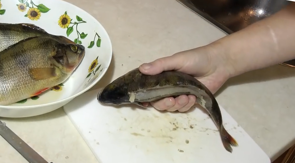 Чистим окуня