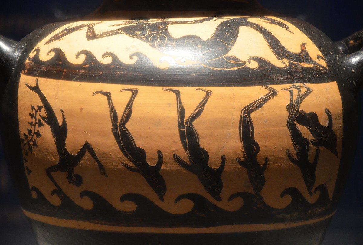 Этрусская чернофигурная гидрия. Изображение пиратов превращающихся в дельфинов. 